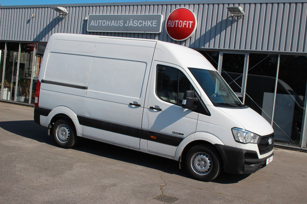 Hyundai H350 Klima L2H2 1.Hand 137tKM - Kisbusz: 1 kép. Hyundai H350 Klima L2H2 1.Hand 137tKM - Kisbusz: 1 kép.