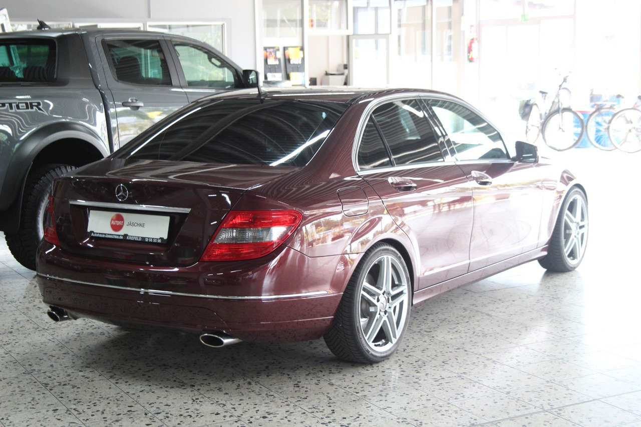 Mercedes-Benz C 230 Avantgarde Automatik sehr gepflegt! 130tKM - Szedán: 2 kép. Mercedes-Benz C 230 Avantgarde Automatik sehr gepflegt! 130tKM - Szedán: 2 kép.