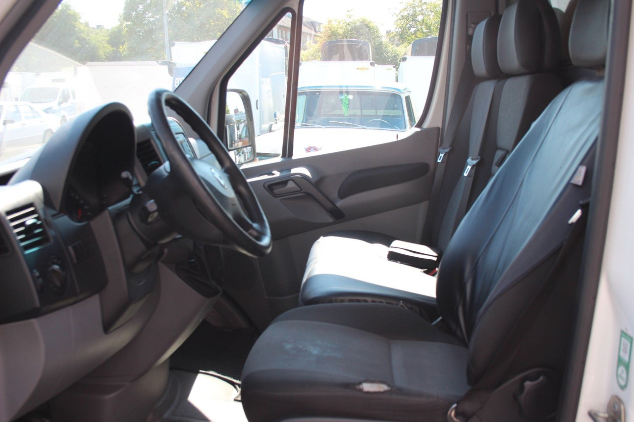 Volkswagen Crafter Kasten 35 mittel L2H2 KLIMA 1.Hand - Kisbusz: 5 kép. Volkswagen Crafter Kasten 35 mittel L2H2 KLIMA 1.Hand - Kisbusz: 5 kép.