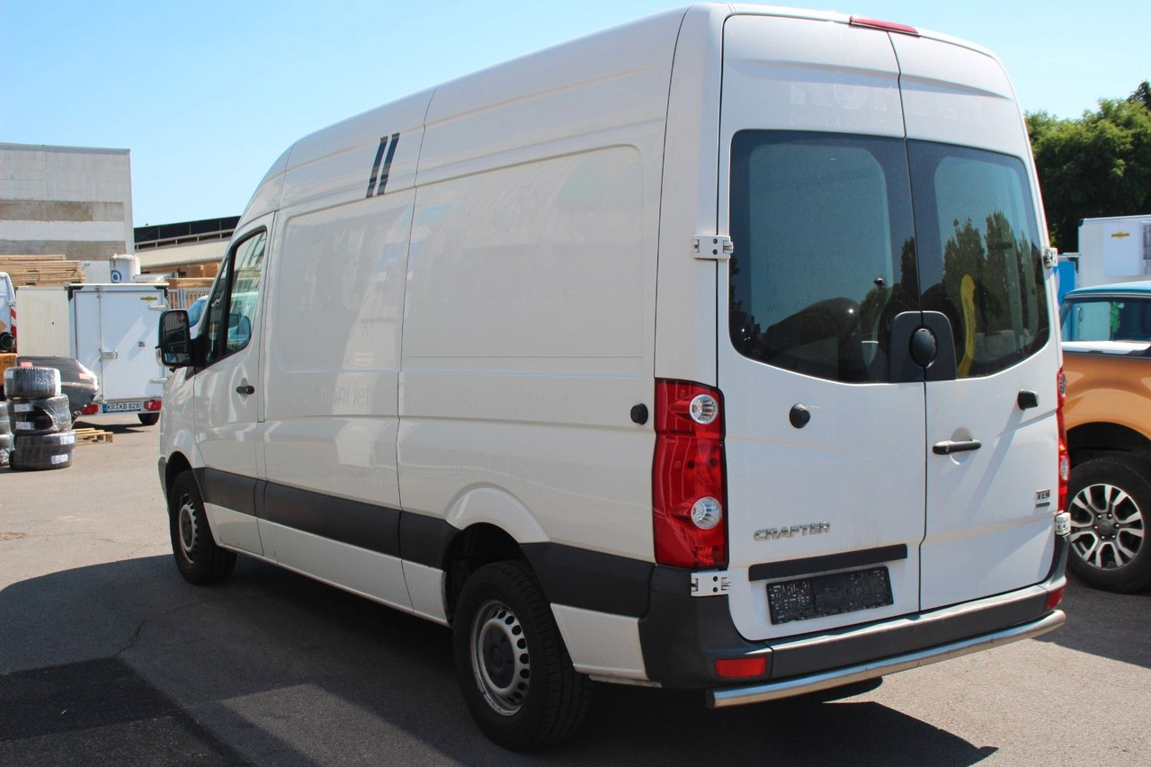 Volkswagen Crafter Kasten 35 mittel L2H2 KLIMA 1 - Furgon: 3 kép. Volkswagen Crafter Kasten 35 mittel L2H2 KLIMA 1 - Furgon: 3 kép.