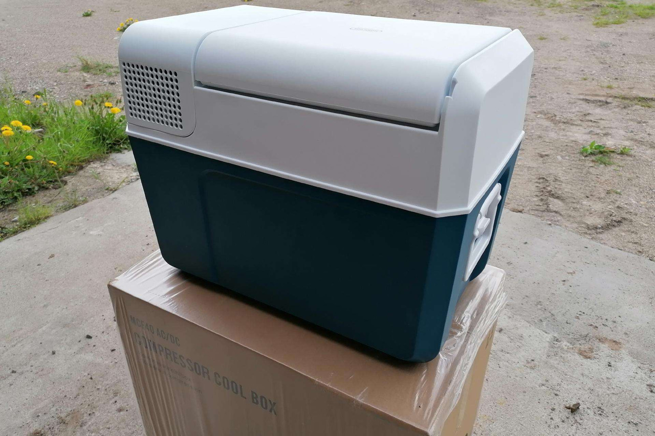 Fridge Dometic Waeco Mobicool 38L - Fülke és belső tér - Teherautó: 3 kép. Fridge Dometic Waeco Mobicool 38L - Fülke és belső tér - Teherautó: 3 kép.