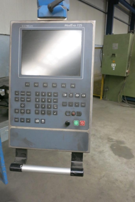 EHT EHPS 20-5500 - Élhajlító gép: 2 kép. EHT EHPS 20-5500 - Élhajlító gép: 2 kép.