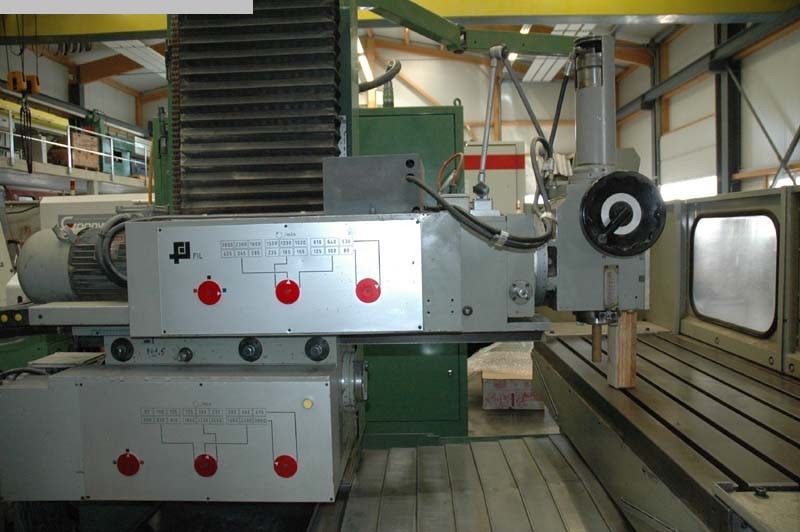 FIL 160 CNC - Marógép: 2 kép. FIL 160 CNC - Marógép: 2 kép.
