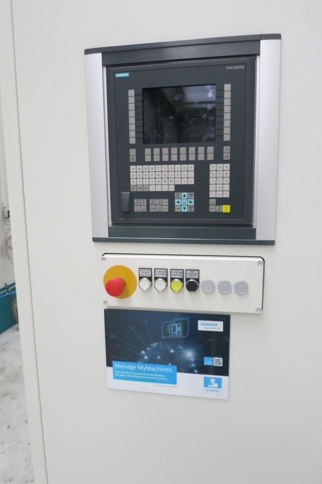 Krauseco-Mauser PS MC - CNC megmunkáló központ: 3 kép. Krauseco-Mauser PS MC - CNC megmunkáló központ: 3 kép.