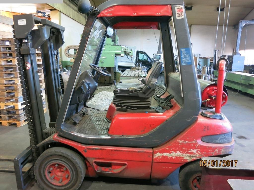LINDE H25T - Gázüzemű targonca: 1 kép. LINDE H25T - Gázüzemű targonca: 1 kép.