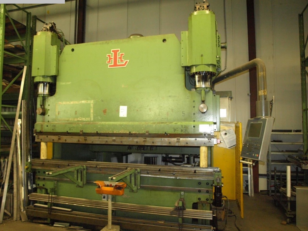 LOTZE 309x3000kn - Fémmegmunkáló gép: 2 kép. LOTZE 309x3000kn - Fémmegmunkáló gép: 2 kép.