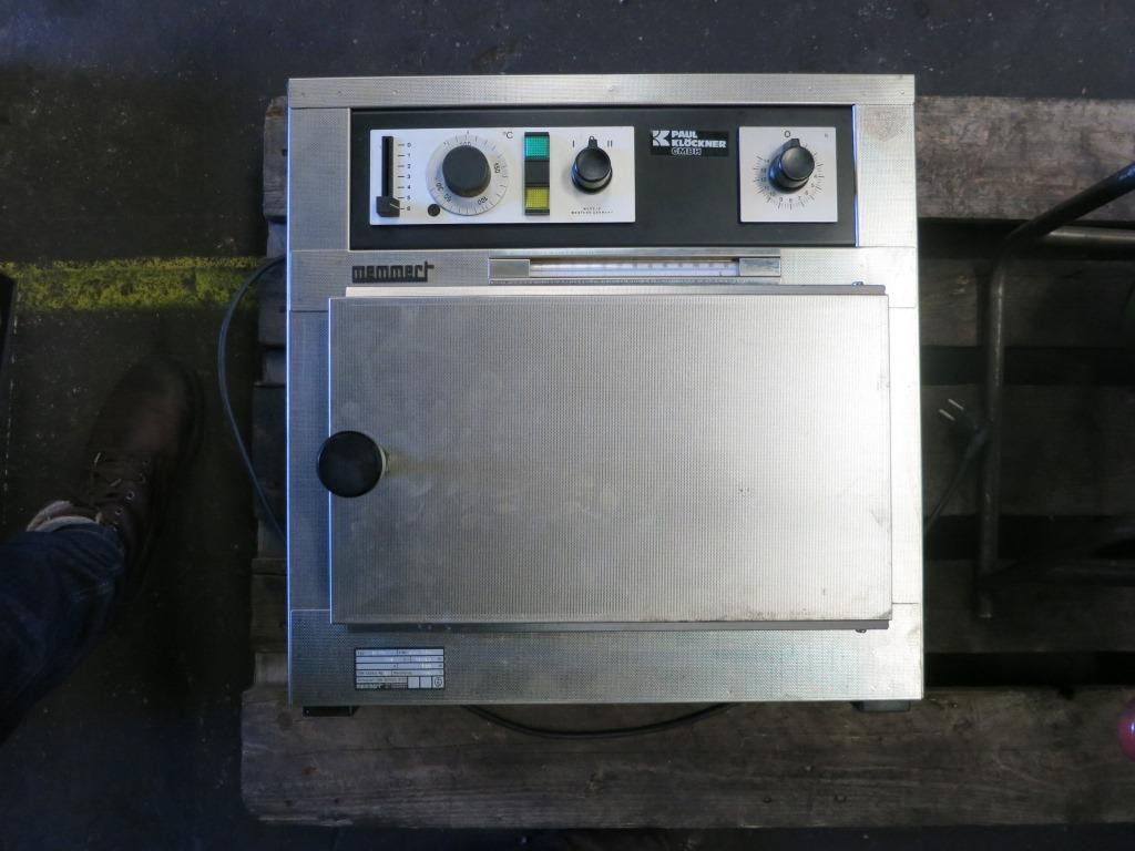 MEMMERT U25 - Fémmegmunkáló gép: 2 kép. MEMMERT U25 - Fémmegmunkáló gép: 2 kép.