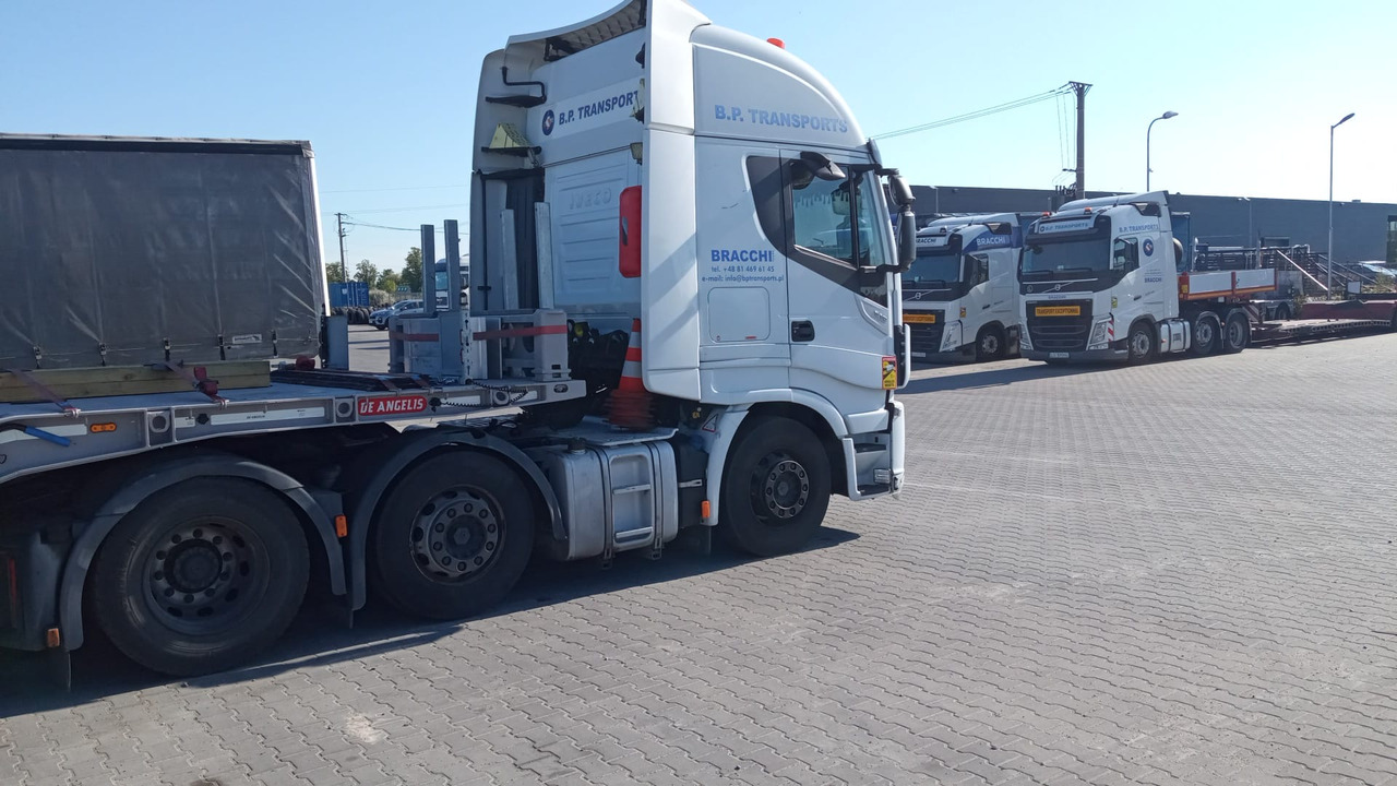 Iveco Stralis 510 AS440STX/P 6X2 2018 Salon Polska - Nyergesvontató: 4 kép. Iveco Stralis 510 AS440STX/P 6X2 2018 Salon Polska - Nyergesvontató: 4 kép.