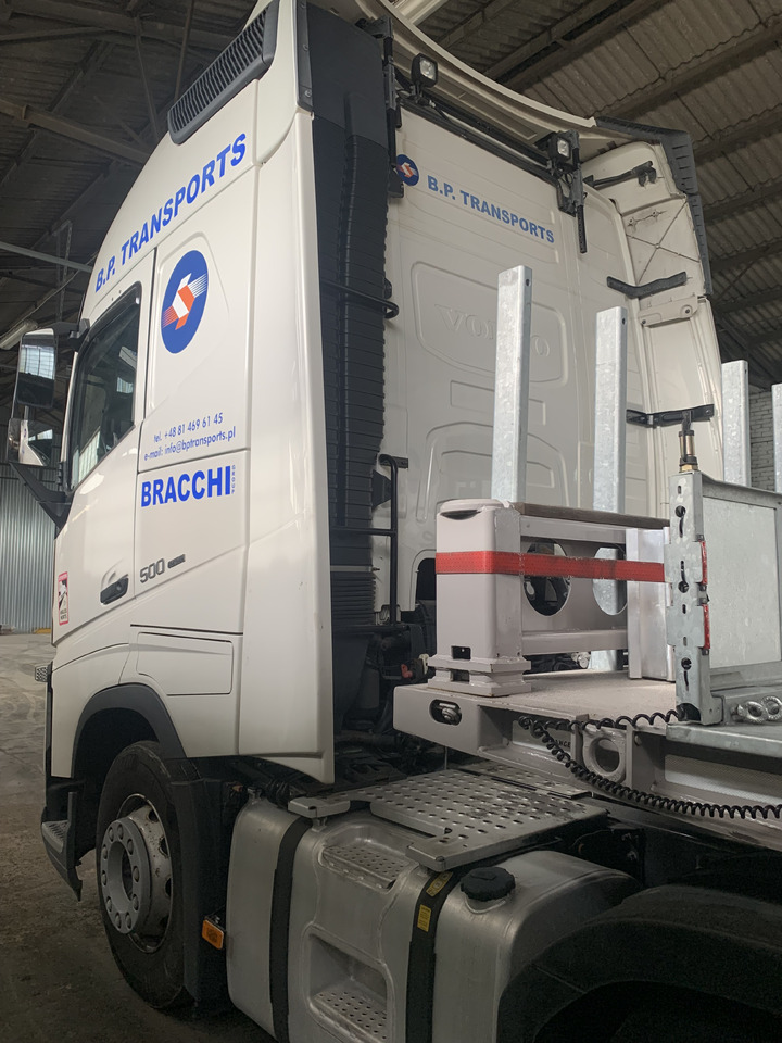 VOLVO VOLVO FH 6x2 500 Euro VI, salon Polska, ASO - Nyergesvontató: 2 kép. VOLVO VOLVO FH 6x2 500 Euro VI, salon Polska, ASO - Nyergesvontató: 2 kép.