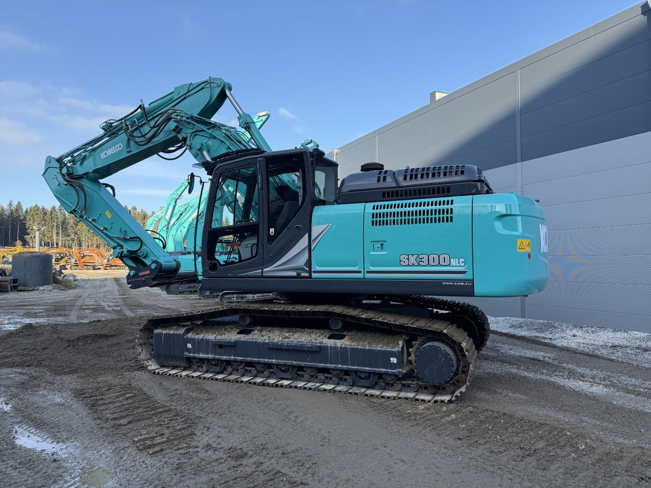 KOBELCO SK300NLC-11 - Lánctalpas kotró: 2 kép. KOBELCO SK300NLC-11 - Lánctalpas kotró: 2 kép.