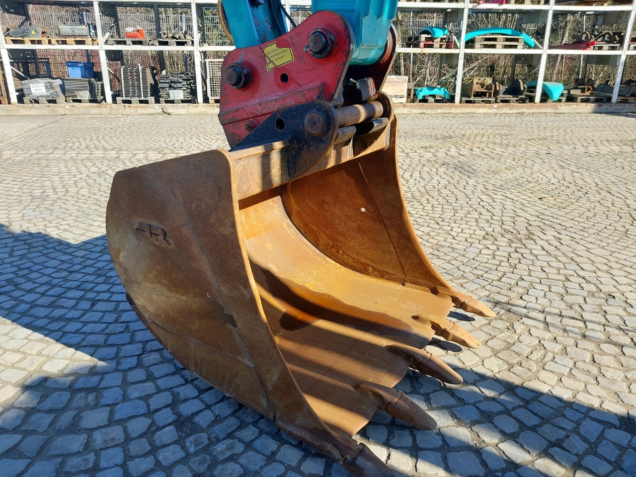 Kobelco SK210LC-10 - Lánctalpas kotró: 5 kép. Kobelco SK210LC-10 - Lánctalpas kotró: 5 kép.