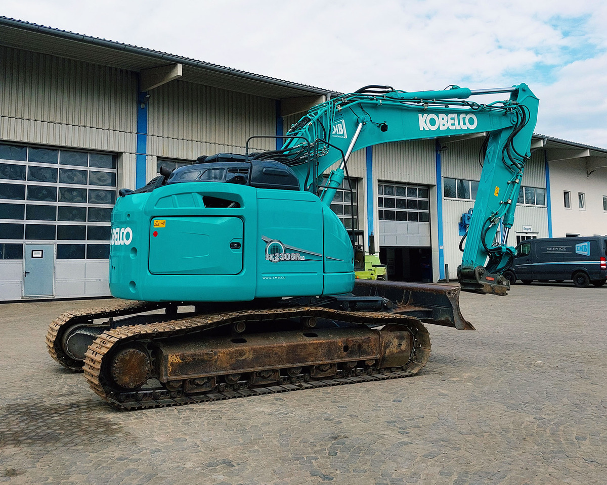 Kobelco SK230SRLC-5 - Lánctalpas kotró: 5 kép. Kobelco SK230SRLC-5 - Lánctalpas kotró: 5 kép.