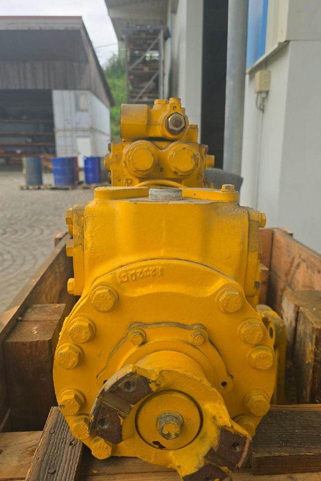 Komatsu Getriebe Komatsu D66 Raupe - Sebességváltó - Építőipari gépek: 4 kép. Komatsu Getriebe Komatsu D66 Raupe - Sebességváltó - Építőipari gépek: 4 kép.