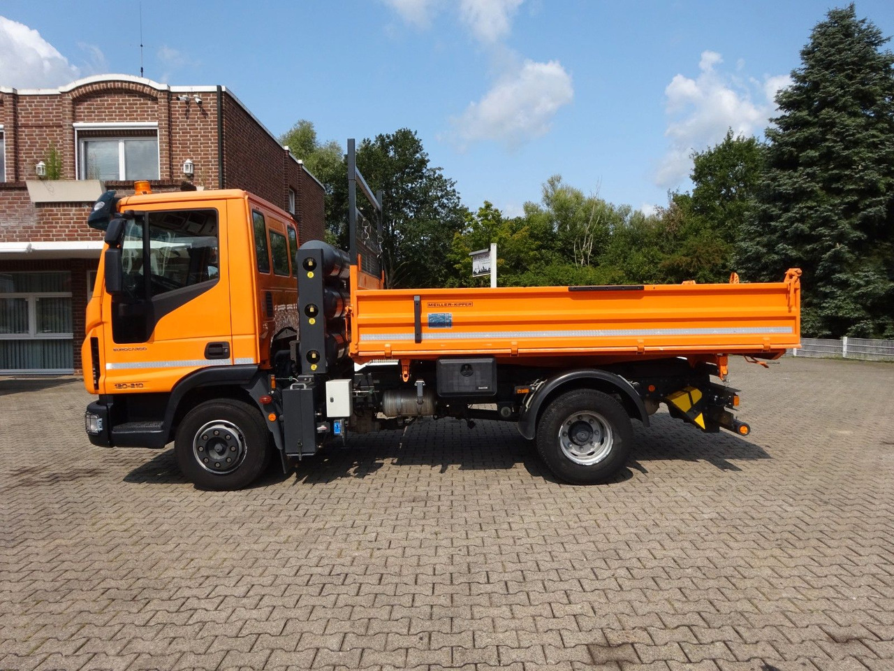 Iveco 120-210 MEILLER 3Skipper CNG GAS 4x2 - Billenőplatós teherautó: 4 kép. Iveco 120-210 MEILLER 3Skipper CNG GAS 4x2 - Billenőplatós teherautó: 4 kép.
