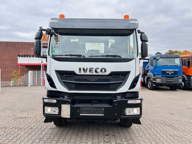 Iveco 410 TRAKKER Wechselsystem Kipper + Asphaltmulde - Konténerszállító: 5 kép. Iveco 410 TRAKKER Wechselsystem Kipper + Asphaltmulde - Konténerszállító: 5 kép.
