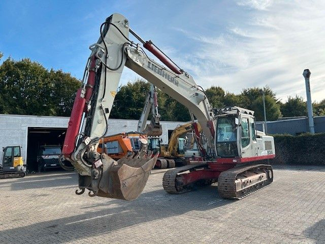 Liebherr R 934 C mit Lasersystem Kettenbagger - Lánctalpas kotró: 3 kép. Liebherr R 934 C mit Lasersystem Kettenbagger - Lánctalpas kotró: 3 kép.