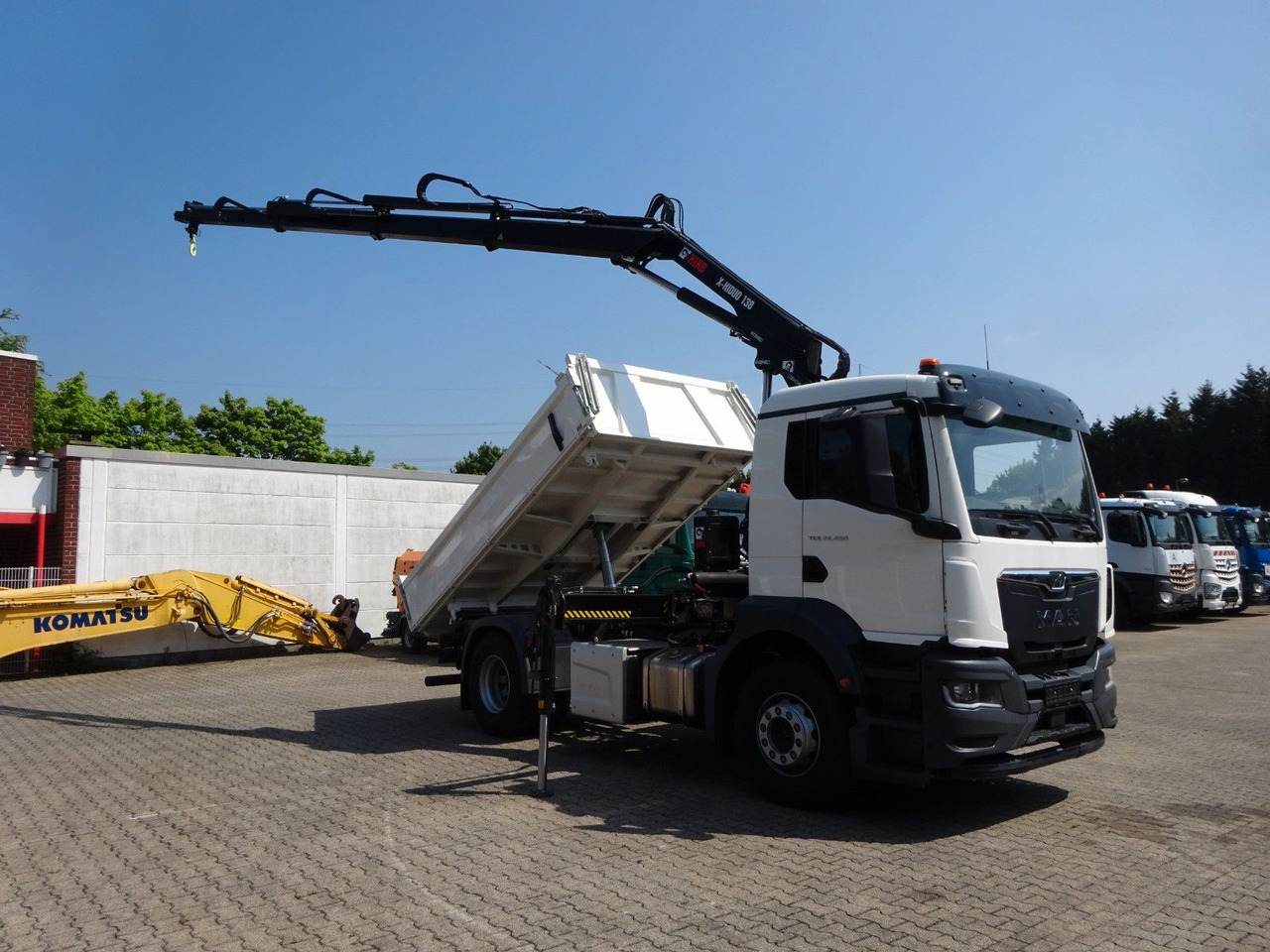 MAN 22.400 TGS + HIAB X-HIDUO 138 Kran - Billenőplatós teherautó, Darus autó: 5 kép. MAN 22.400 TGS + HIAB X-HIDUO 138 Kran - Billenőplatós teherautó, Darus autó: 5 kép.