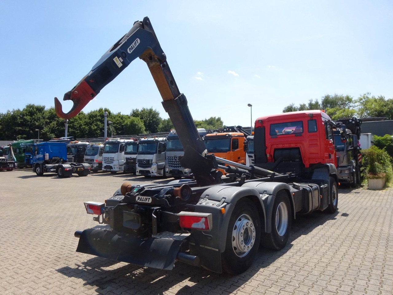 MAN 26.360 TGA PALFINGER Abroller 6x2-4 Hydrodrive - Horgos rakodó teherautó: 5 kép. MAN 26.360 TGA PALFINGER Abroller 6x2-4 Hydrodrive - Horgos rakodó teherautó: 5 kép.