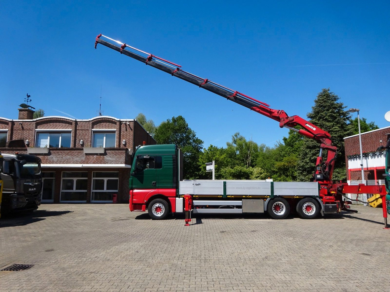 MAN 26.480 TGX + MKG HLK531 Kran +Lift-Lenkachse - Platós teherautó, Darus autó: 2 kép. MAN 26.480 TGX + MKG HLK531 Kran +Lift-Lenkachse - Platós teherautó, Darus autó: 2 kép.