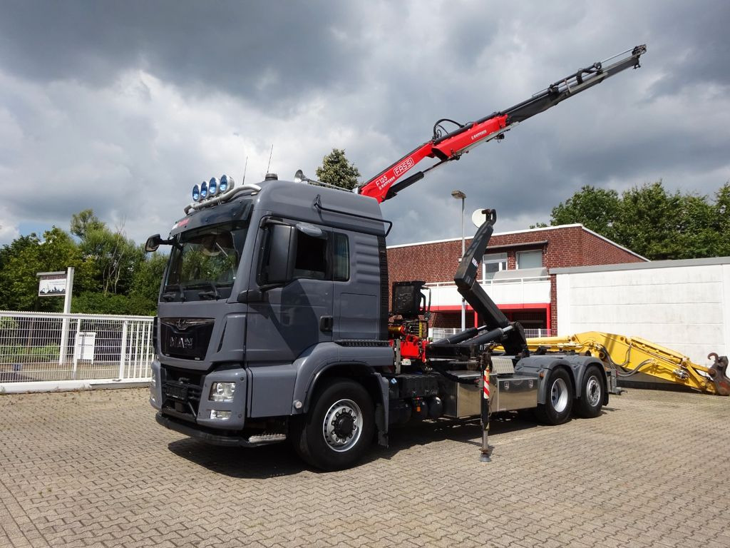 MAN 26.500 Abroller + Fassi F125A Kran 6x2-4 Allrad - Darus autó, Horgos rakodó teherautó: 2 kép. MAN 26.500 Abroller + Fassi F125A Kran 6x2-4 Allrad - Darus autó, Horgos rakodó teherautó: 2 kép.