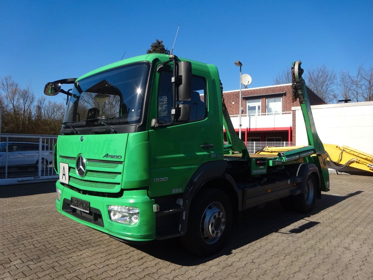 Mercedes-Benz 1530 Atego Gergen Absetzkipper 4x2 - Billenőplatós teherautó: 2 kép. Mercedes-Benz 1530 Atego Gergen Absetzkipper 4x2 - Billenőplatós teherautó: 2 kép.