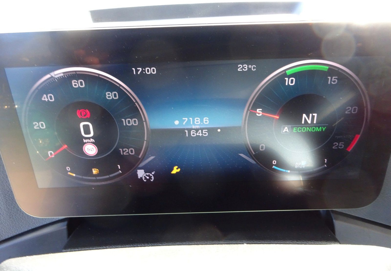 Billenőplatós teherautó Mercedes-Benz 1840 Actros Absetzkipper NEUFAHRZEUG mit 1645 km: 17 kép.