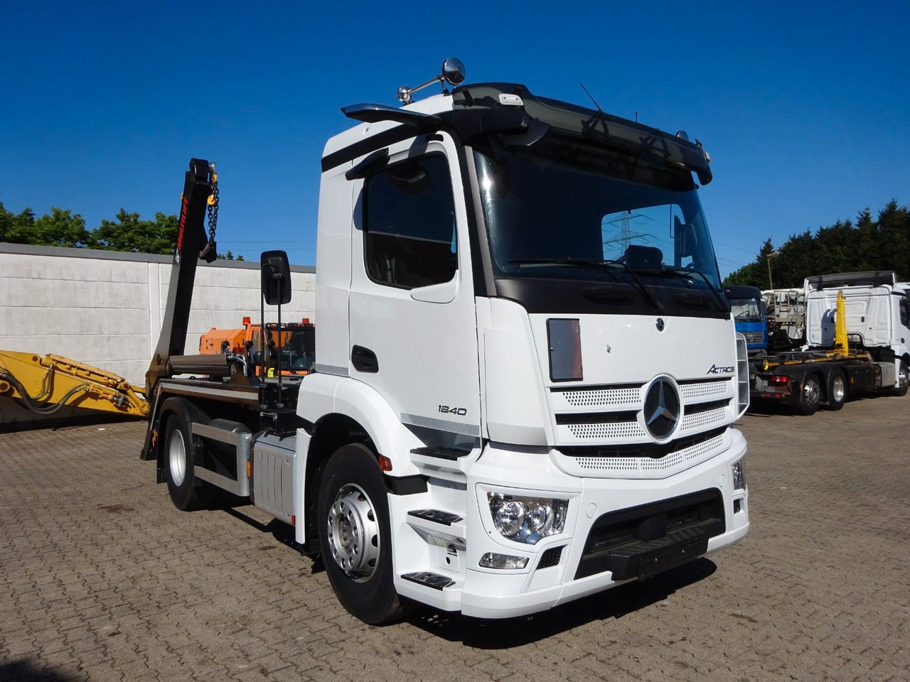 Billenőplatós teherautó Mercedes-Benz 1840 Actros Absetzkipper NEUFAHRZEUG mit 1645 km: 9 kép.