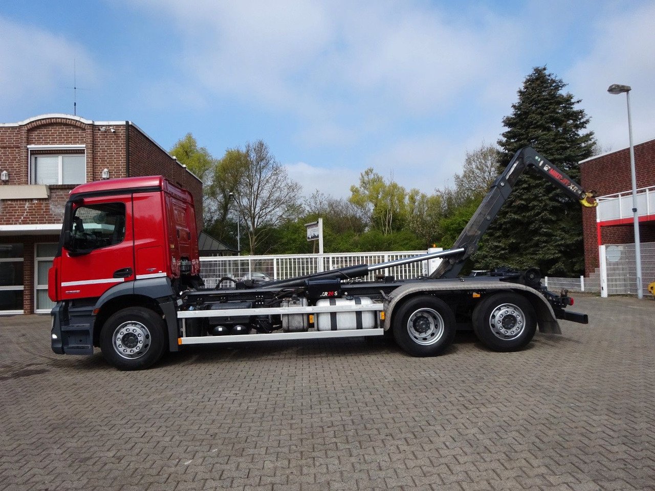 Horgos rakodó teherautó Mercedes-Benz 2532 Antos Multilift Abroller+Lift-Lenkachse6x2: 6 kép.