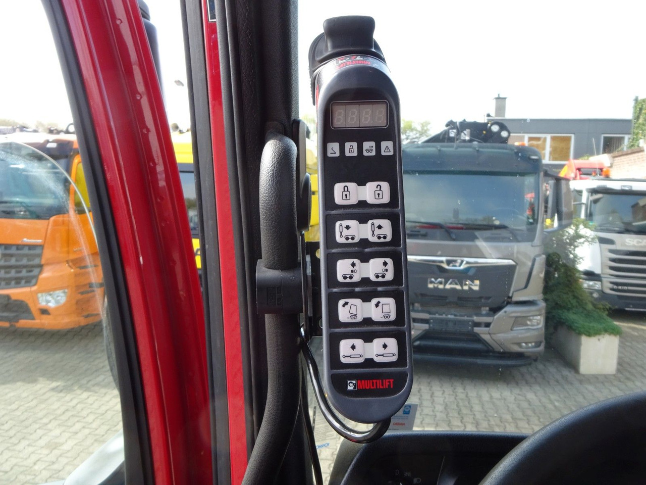 Horgos rakodó teherautó Mercedes-Benz 2532 Antos Multilift Abroller+Lift-Lenkachse6x2: 15 kép.