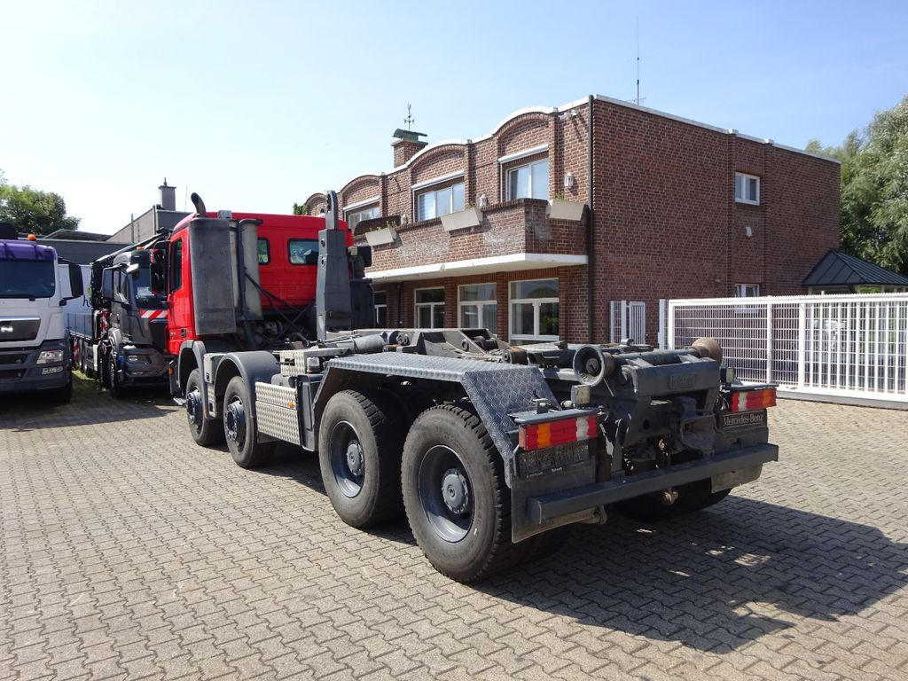 Mercedes-Benz 3246 Actros Abroller K45 8x4 Knickhacken - Horgos rakodó teherautó: 4 kép. Mercedes-Benz 3246 Actros Abroller K45 8x4 Knickhacken - Horgos rakodó teherautó: 4 kép.