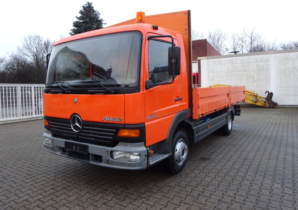 Mercedes-Benz 818 Atego Pritsche 4x2 Mercedes-Benz 818 Atego Pritsche 4x2 - Platós kisteherautó: 2 kép. Mercedes-Benz 818 Atego Pritsche 4x2 Mercedes-Benz 818 Atego Pritsche 4x2 - Platós kisteherautó: 2 kép.