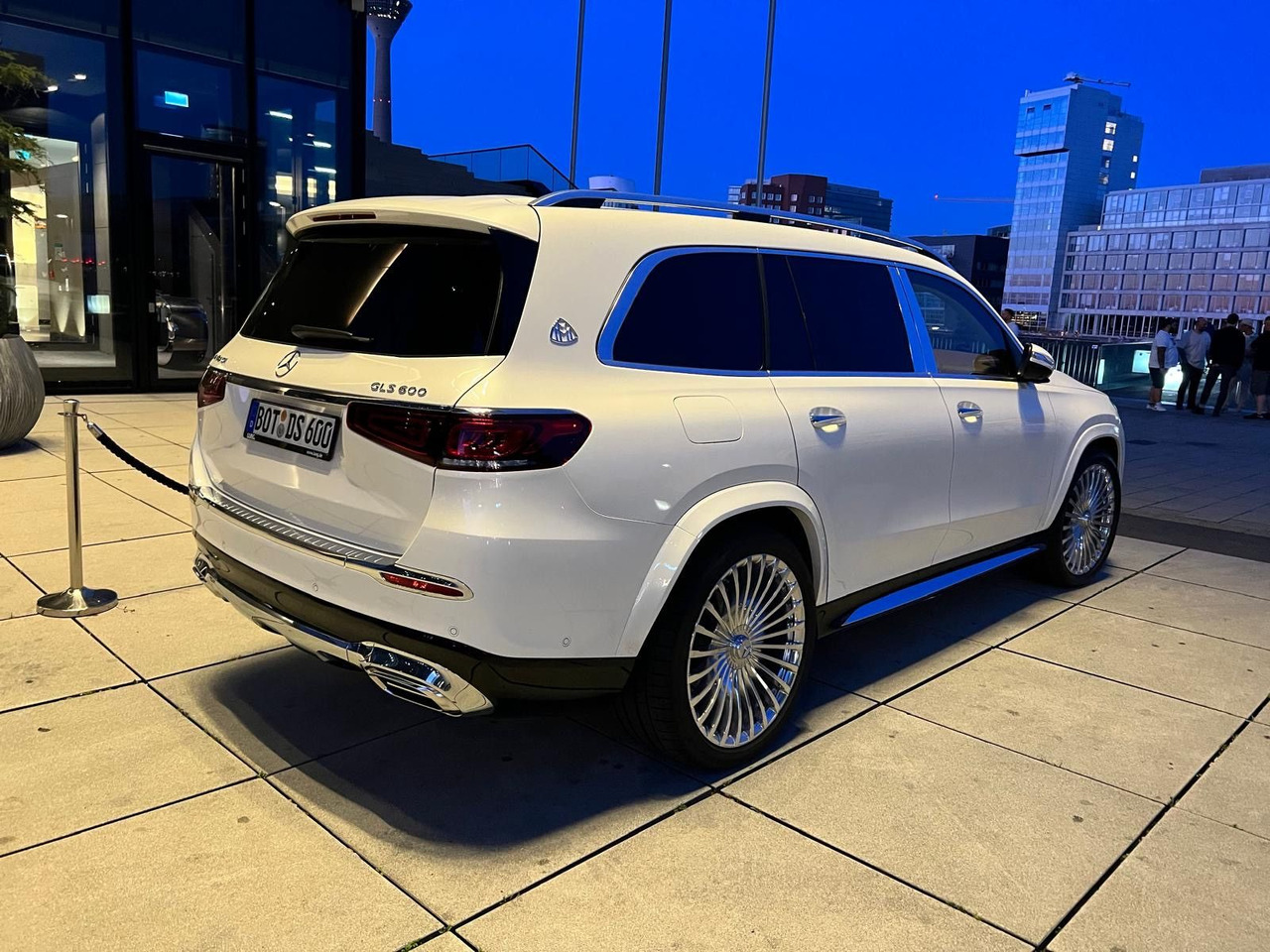 Mercedes-Benz GLS 600 Maybach 4Matic | 23 ZOLL | BURMESTER Mercedes-Benz GLS 600 Maybach 4Matic | 23 ZOLL | BURMESTER - Terepjáró/ SUV: 5 kép. Mercedes-Benz GLS 600 Maybach 4Matic | 23 ZOLL | BURMESTER Mercedes-Benz GLS 600 Maybach 4Matic | 23 ZOLL | BURMESTER - Terepjáró/ SUV: 5 kép.
