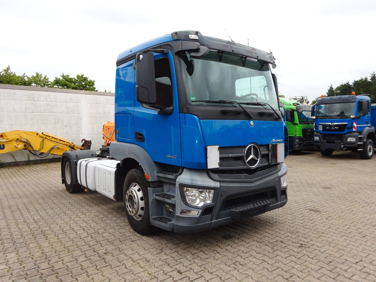 Nyergesvontató Mercedes-Benz 1840 Actros SZM 4x2: 10 kép. Nyergesvontató Mercedes-Benz 1840 Actros SZM 4x2: 10 kép.