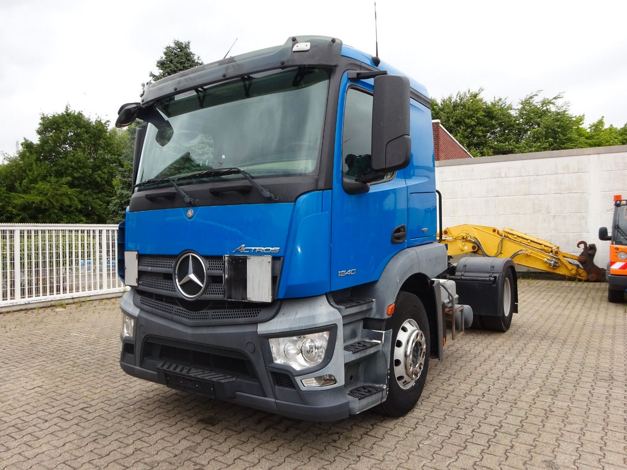 Mercedes-Benz 1840 Actros SZM 4x2 - Nyergesvontató: 1 kép. Mercedes-Benz 1840 Actros SZM 4x2 - Nyergesvontató: 1 kép.