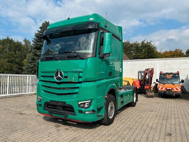 Mercedes-Benz 1851 Actros SZM mit Kipper-Pumpe 4x2 - Nyergesvontató: 1 kép. Mercedes-Benz 1851 Actros SZM mit Kipper-Pumpe 4x2 - Nyergesvontató: 1 kép.
