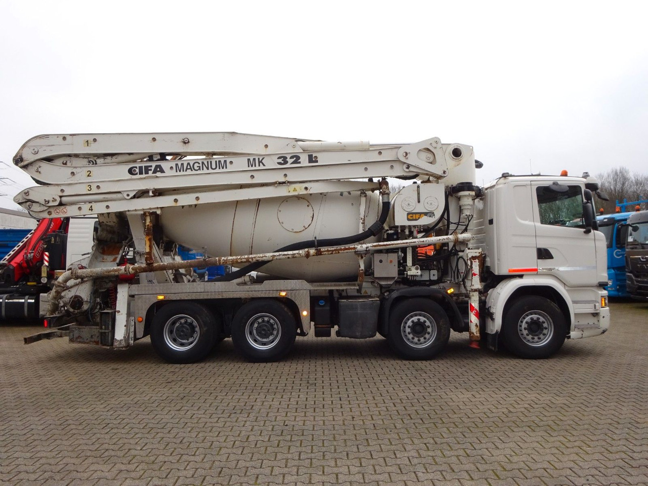 Scania PUMI CIFA 32 Meter 4 Knick. Scania PUMI CIFA 32 Meter 4 Knick * Betonpumpe - Betonpumpa: 2 kép. Scania PUMI CIFA 32 Meter 4 Knick. Scania PUMI CIFA 32 Meter 4 Knick * Betonpumpe - Betonpumpa: 2 kép.