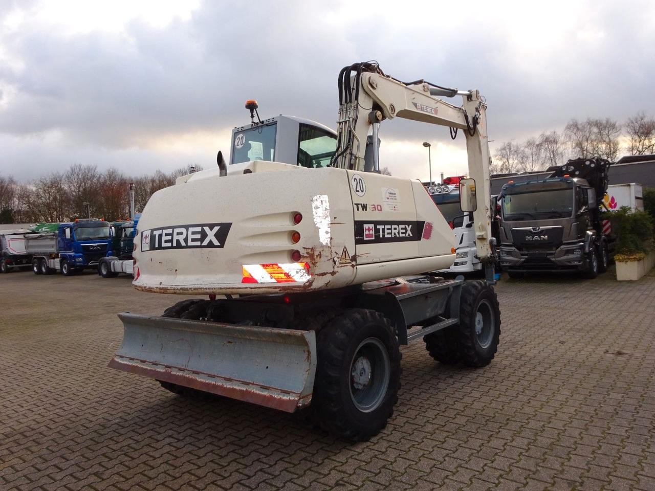 Terex ATLAS TW130 Terex ATLAS TW130 - Gumikerekes kotró: 4 kép. Terex ATLAS TW130 Terex ATLAS TW130 - Gumikerekes kotró: 4 kép.