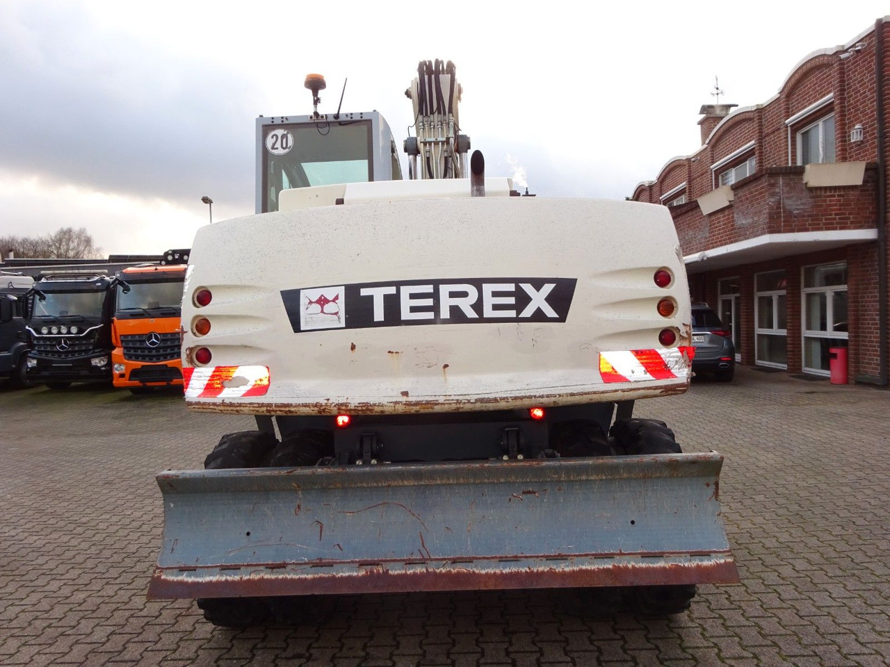 Terex ATLAS TW130 Terex ATLAS TW130 - Gumikerekes kotró: 3 kép. Terex ATLAS TW130 Terex ATLAS TW130 - Gumikerekes kotró: 3 kép.