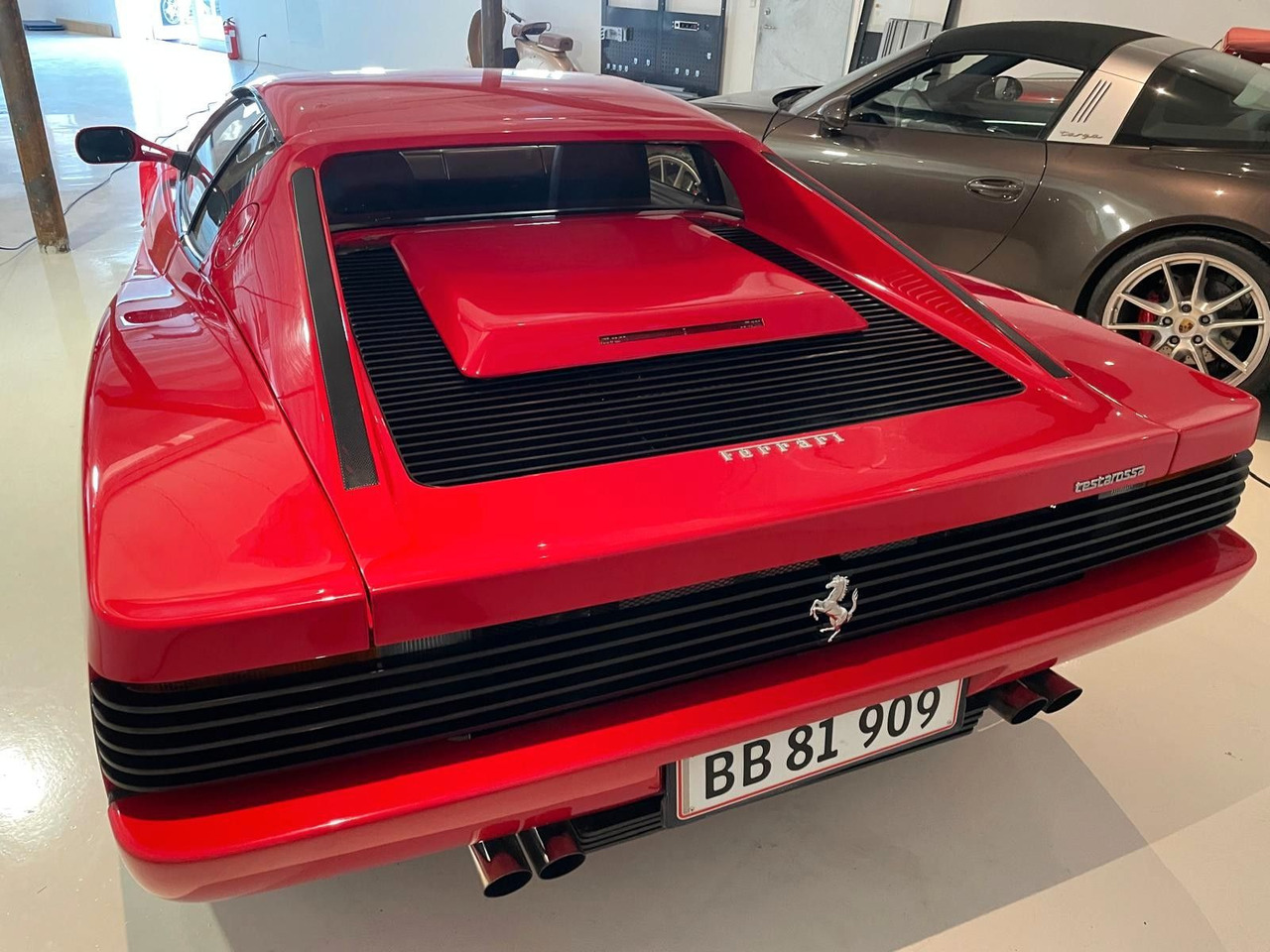 Ferrari Testarossa - Autó: 4 kép. Ferrari Testarossa - Autó: 4 kép.