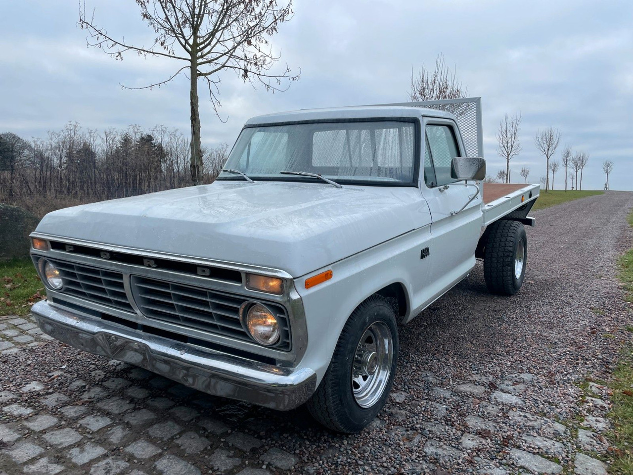 Ford F 250 *16500 brutto* - Terepjáró/ SUV: 1 kép. Ford F 250 *16500 brutto* - Terepjáró/ SUV: 1 kép.