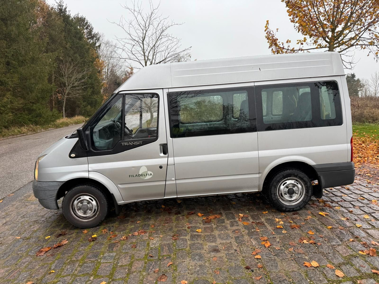 Ford Transit Kombi FT 300 High+Long *Handycap Lift* - Kisbusz: 4 kép. Ford Transit Kombi FT 300 High+Long *Handycap Lift* - Kisbusz: 4 kép.