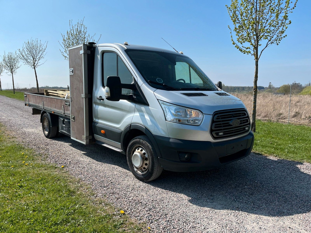Ford Transit Pritsche 470 L3 Einzelkabine - Platós kisteherautó: 2 kép. Ford Transit Pritsche 470 L3 Einzelkabine - Platós kisteherautó: 2 kép.