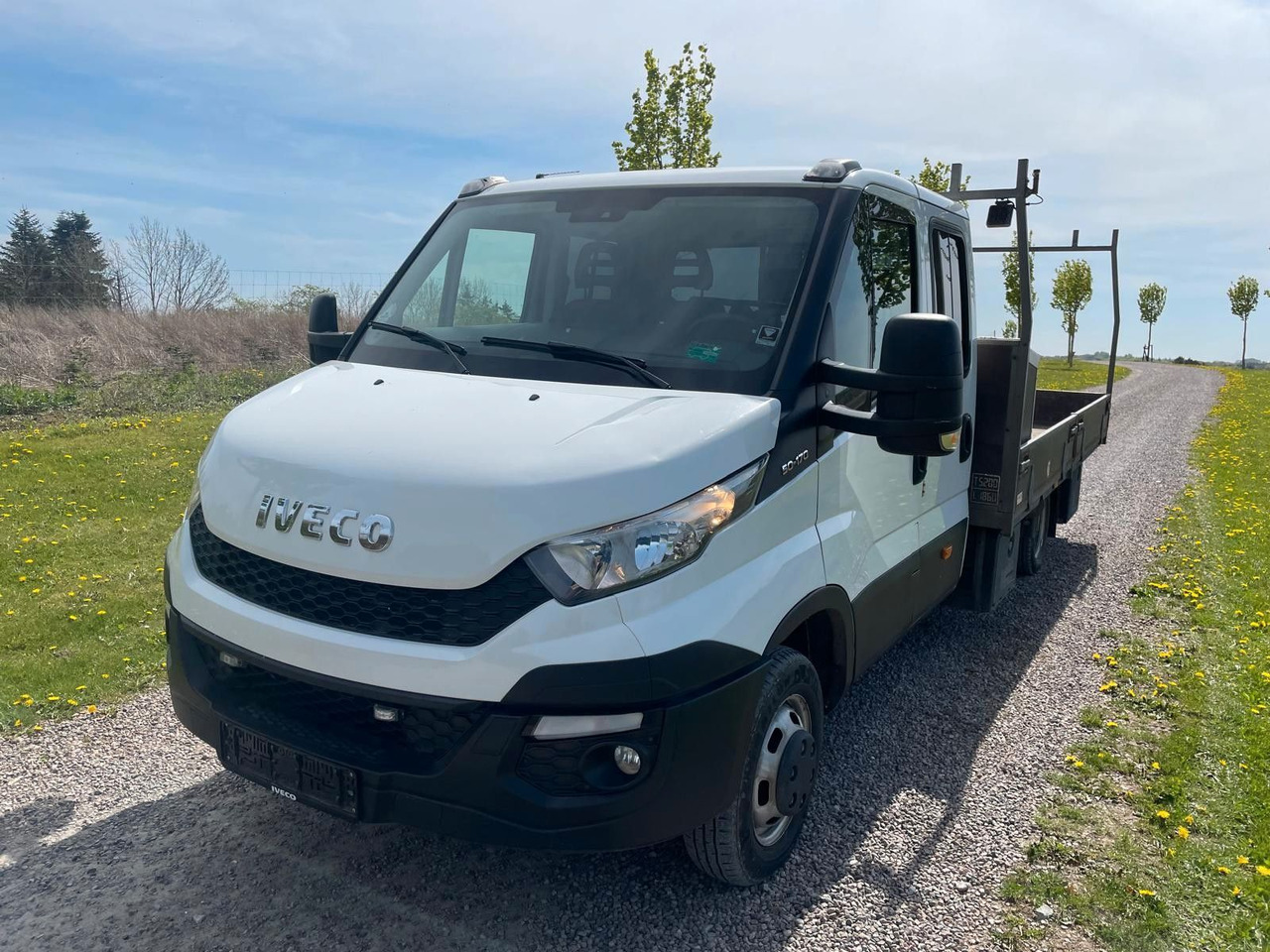 Iveco Daily 3.0 Fahrgestell Doppelkabine 50 C *Crane* - Platós kisteherautó, Duplakabinos kisteherautó: 3 kép. Iveco Daily 3.0 Fahrgestell Doppelkabine 50 C *Crane* - Platós kisteherautó, Duplakabinos kisteherautó: 3 kép.
