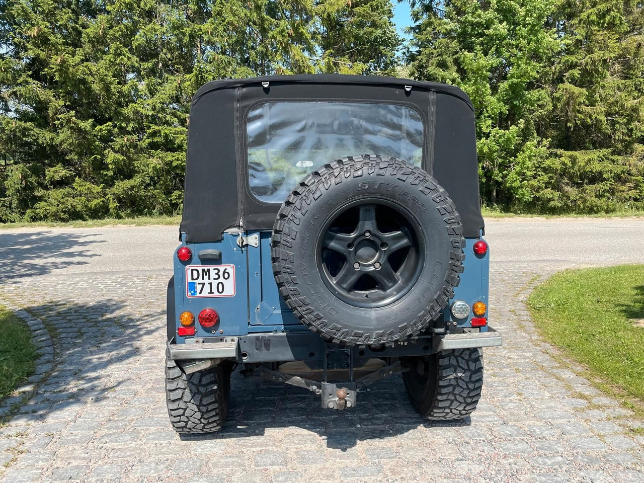 Land Rover LR Defender 90 Soft Top V8 Automatic 60000 brutt Land Rover LR Defender 90 SoftTop V8 Automatic - Pickup: 4 kép. Land Rover LR Defender 90 Soft Top V8 Automatic 60000 brutt Land Rover LR Defender 90 SoftTop V8 Automatic - Pickup: 4 kép.