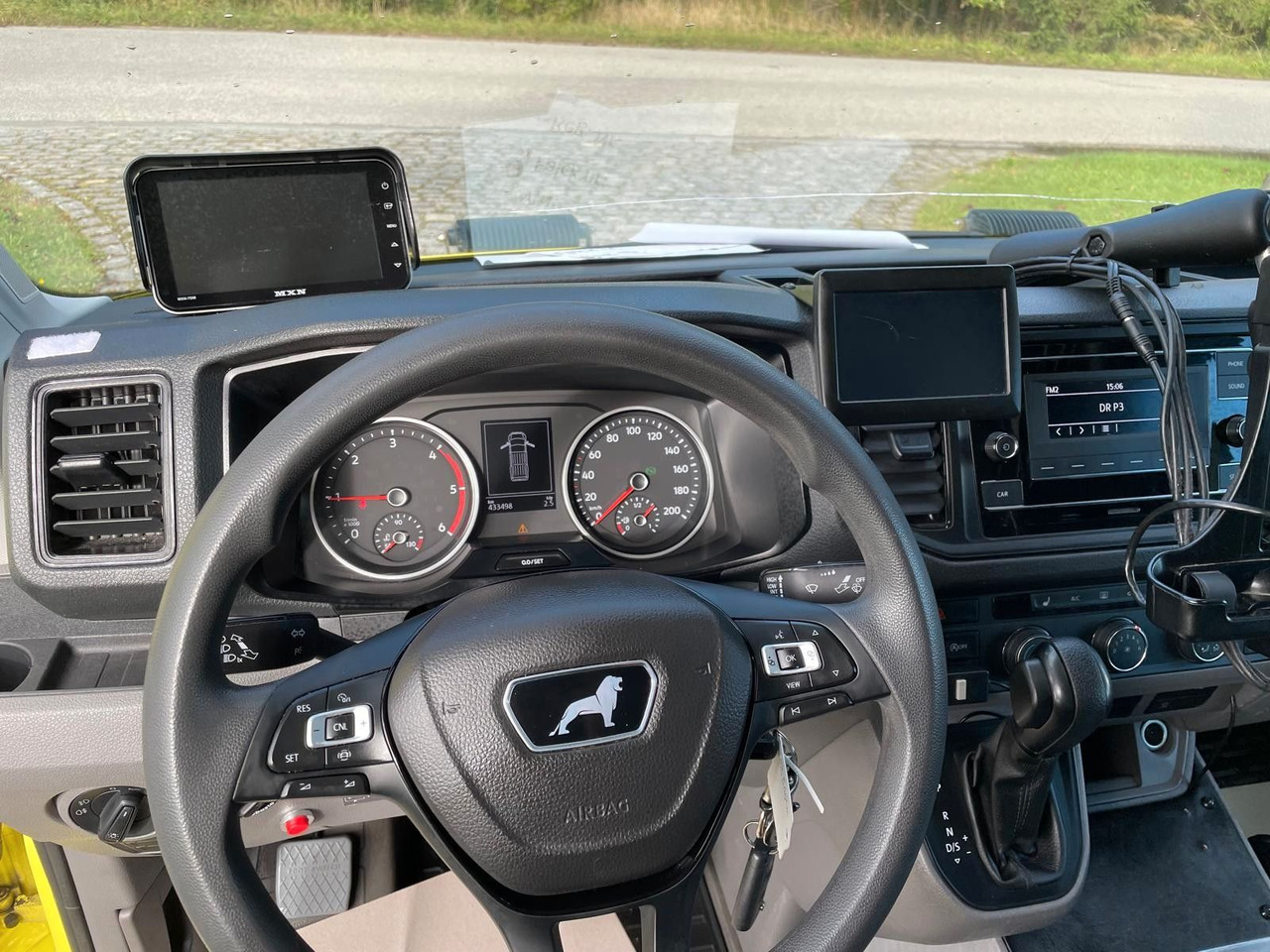 Mentőautó MAN TGE 4.180 Ambulance * 29 400 € netto *RESERVED: 14 kép.