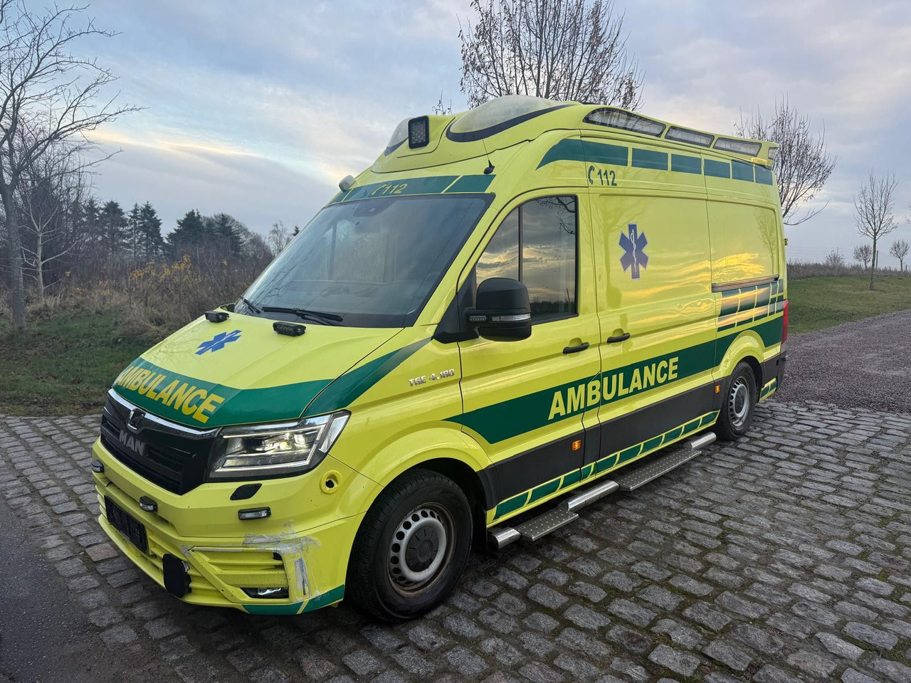 MAN TGE 4.180 Ambulance * 31 900 € netto - Mentőautó: 2 kép. MAN TGE 4.180 Ambulance * 31 900 € netto - Mentőautó: 2 kép.