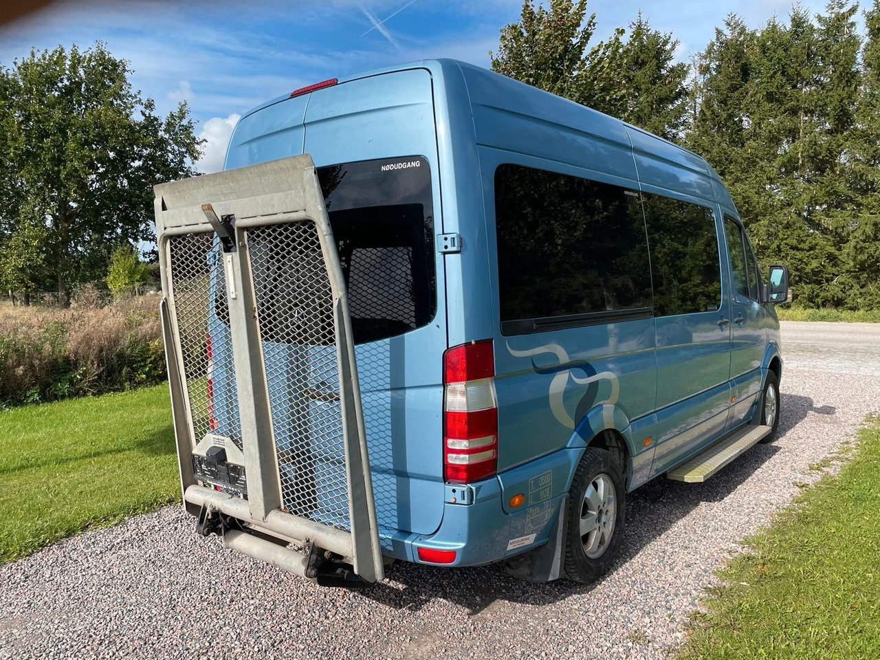 Mercedes-Benz Sprinter 316 CDI AUT *BUS+lift * 9 bis 11 sitze - Kisbusz: 5 kép. Mercedes-Benz Sprinter 316 CDI AUT *BUS+lift * 9 bis 11 sitze - Kisbusz: 5 kép.
