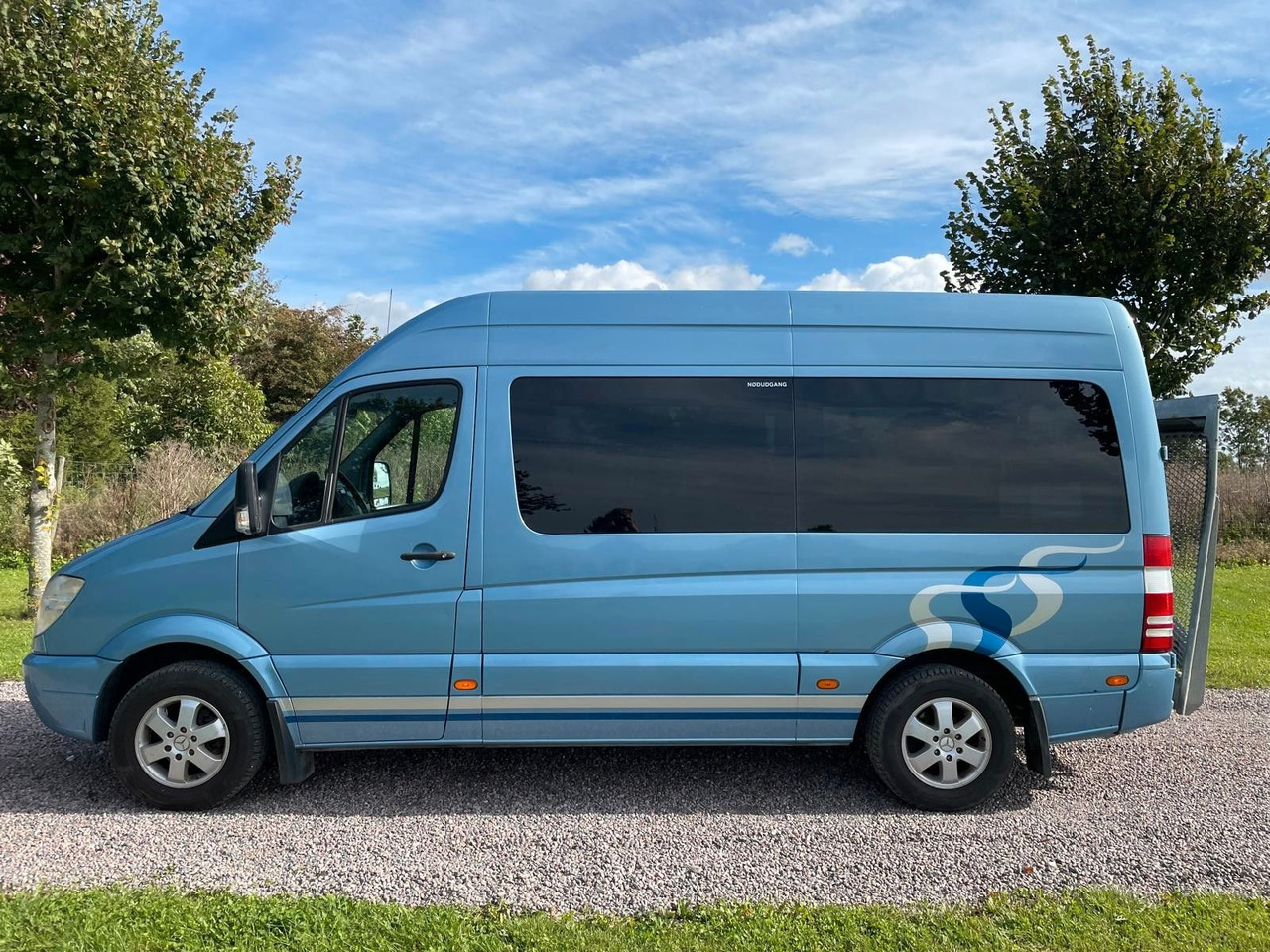Mercedes-Benz Sprinter 316 CDI AUT *BUS+lift * 9 bis 11 sitze - Kisbusz: 2 kép. Mercedes-Benz Sprinter 316 CDI AUT *BUS+lift * 9 bis 11 sitze - Kisbusz: 2 kép.