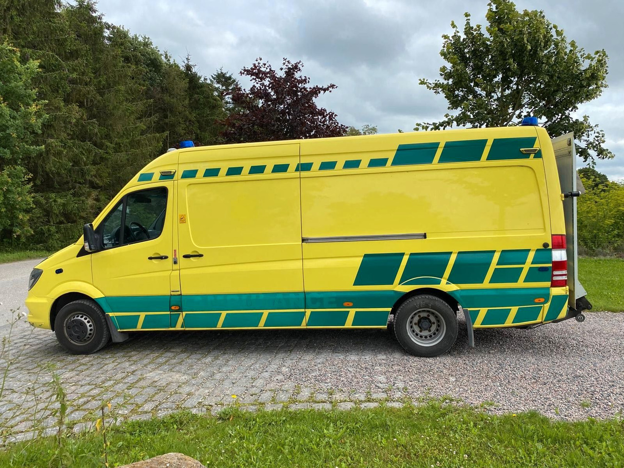Mercedes-Benz Sprinter 519 CDI MAXI +Lift *20 000€ netto - Mentőautó: 4 kép. Mercedes-Benz Sprinter 519 CDI MAXI +Lift *20 000€ netto - Mentőautó: 4 kép.