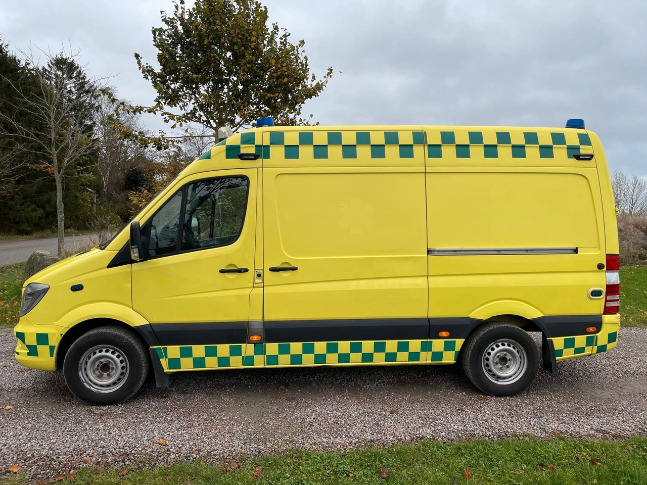 Mercedes-Benz Sprinter II 316 CDI Aut Ambulance Mercedes-Benz Sprinter II 316 CDI Aut Ambulance - Furgon: 3 kép. Mercedes-Benz Sprinter II 316 CDI Aut Ambulance Mercedes-Benz Sprinter II 316 CDI Aut Ambulance - Furgon: 3 kép.